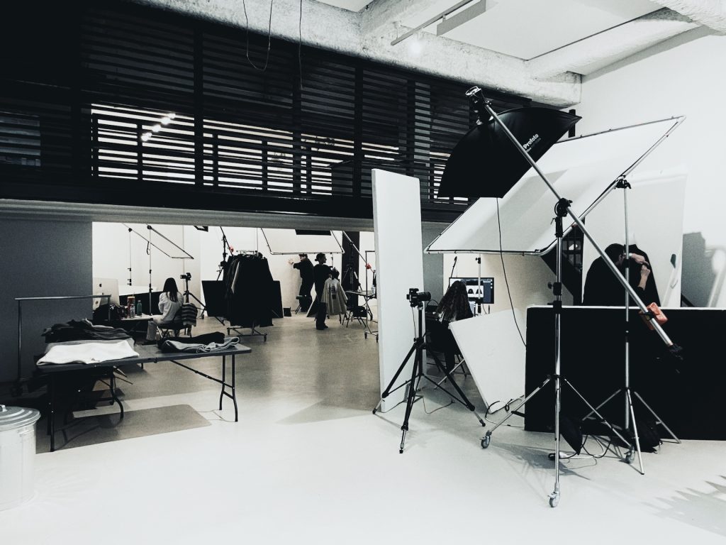 EPHOTO apre Studio Belleville: un nuovo hub creativo nel cuore di Parigi cover